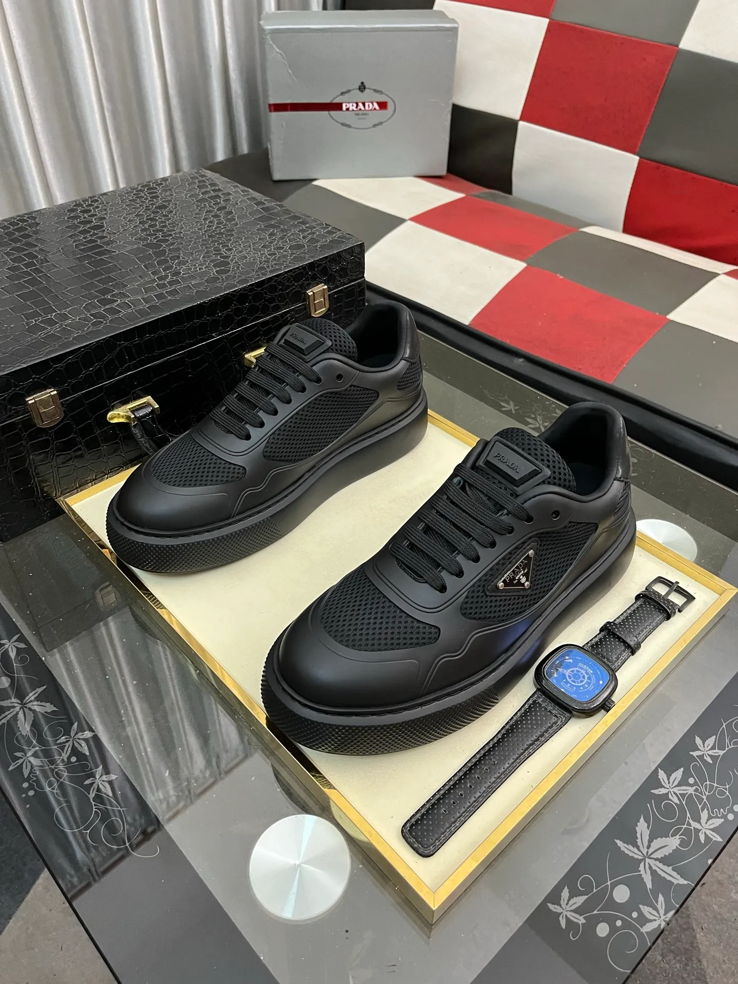 Men's shoes 💰580⌚️⌚️【PRADA】Prada - high-end quality original order 🔍🔍🔍 casual sports shoes - upper: imported 🔝 Napa calfskin, pebbled calfskin, branded glue hollow mesh canvas, shoe body sewn with branded metal fasteners - lining: water-dyed cowhide - outsole: ultra-light TPU foam rubber; two-color molded outsole -Ultra-high quality control, fine workmanship, highlighting (high-end, nobility, class) -Size: 38-445️⃣colors available